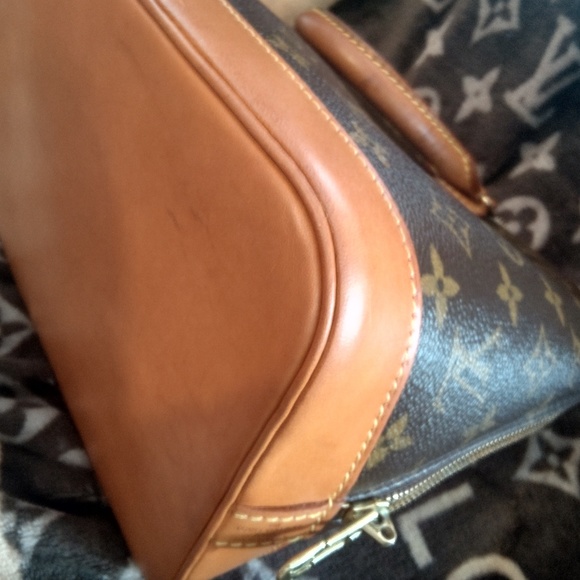 TAKING OFFERS! Louis Vuitton vintage Alma tote😍 Immaculent condition!! As SHOWN - Picture 7 of 12